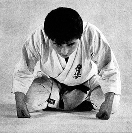 Kyokushin karateka bowing